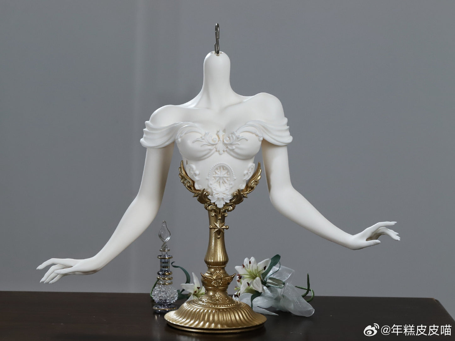 Laluna Doll - Cinderella bust stand (BJD Bust stand) : PreOrder